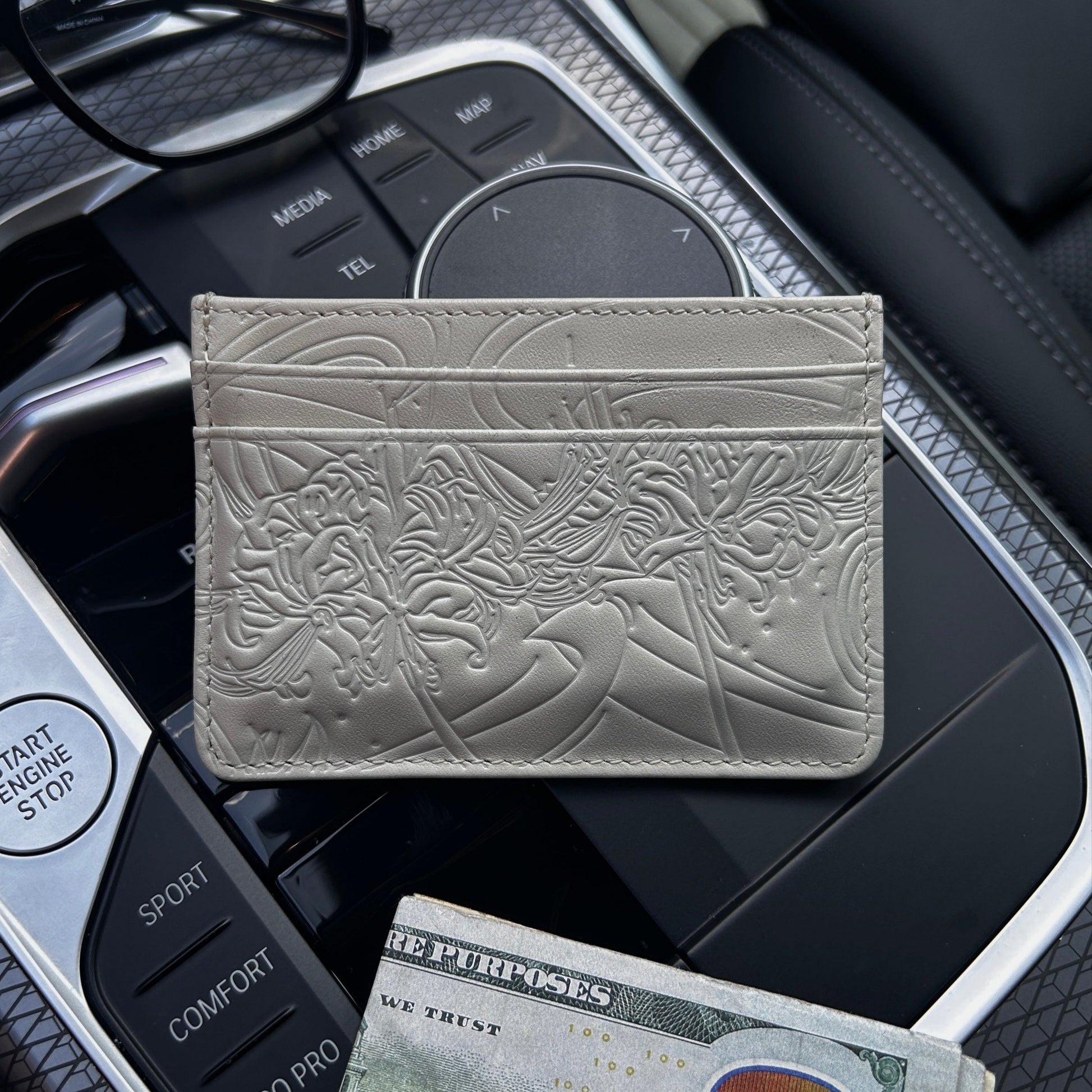 White "Spider Lilly" Card Holder